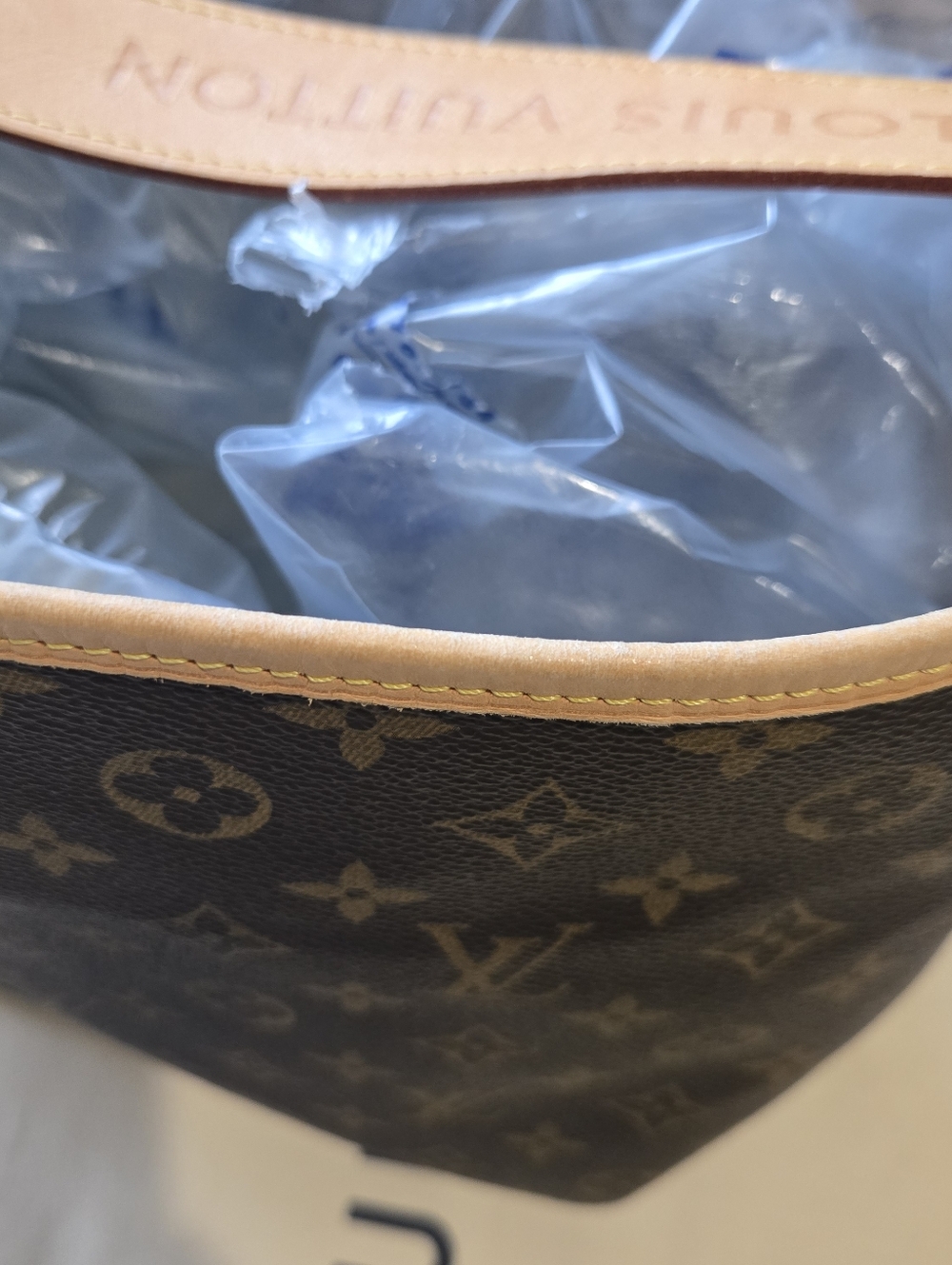 Authentic Louis Vuitton Delightful MM in classic Monogram canvas  - Picture 14 of 15